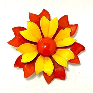 Vintage Enameled Flower Broach from the 70’s​​